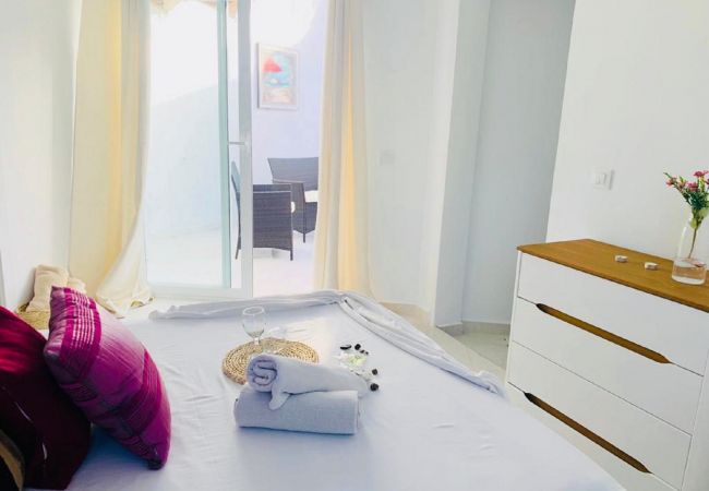 Ferienwohnung in Playa de Las Americas - WONDERFUL AND YOUNG TRIPLEX PLAYA DE LAS AMERICAS Ferienwohnung in Playa de Las Americas - WONDERFUL AND YOUNG TRIPLEX PLAYA DE LAS AMERICAS