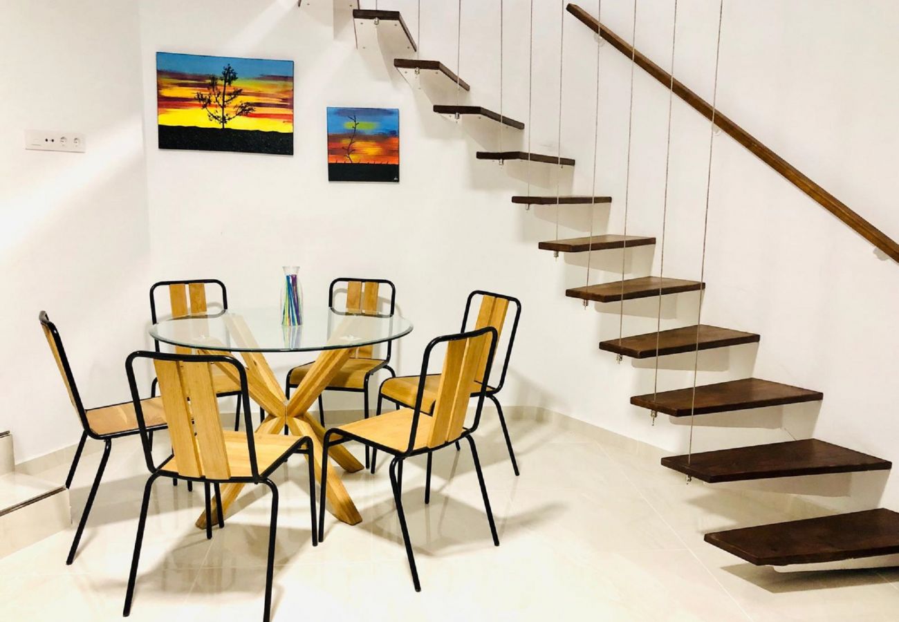 Ferienwohnung in Playa de Las Americas - WONDERFUL AND YOUNG TRIPLEX PLAYA DE LAS AMERICAS Ferienwohnung in Playa de Las Americas - WONDERFUL AND YOUNG TRIPLEX PLAYA DE LAS AMERICAS