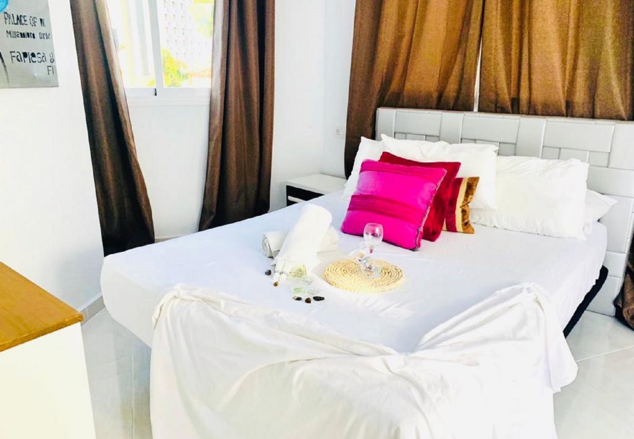 Ferienwohnung in Playa de Las Americas - WONDERFUL AND YOUNG TRIPLEX PLAYA DE LAS AMERICAS Ferienwohnung in Playa de Las Americas - WONDERFUL AND YOUNG TRIPLEX PLAYA DE LAS AMERICAS