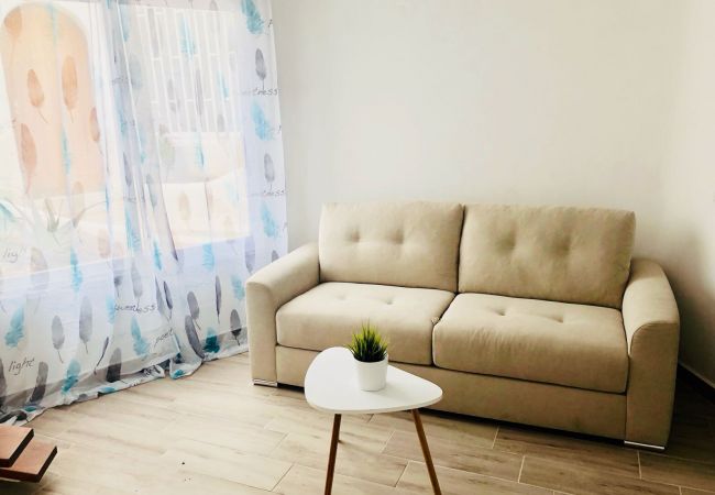 Apartamento en Playa de Las Americas - JUST FOR YOU YOUNG AND FUN Apartamento en Playa de Las Americas - JUST FOR YOU YOUNG AND FUN