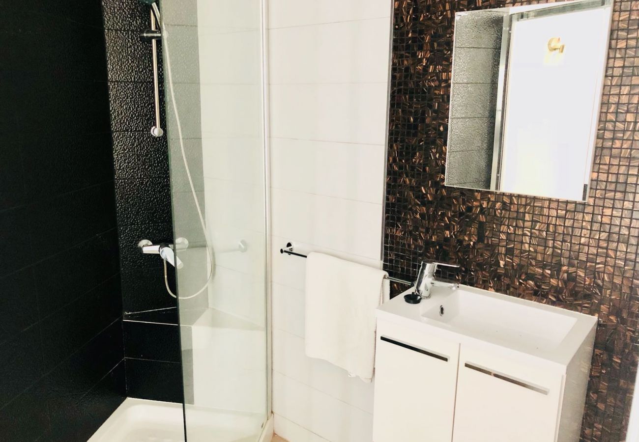 Apartamento en Playa de Las Americas - JUST FOR YOU YOUNG AND FUN Apartamento en Playa de Las Americas - JUST FOR YOU YOUNG AND FUN