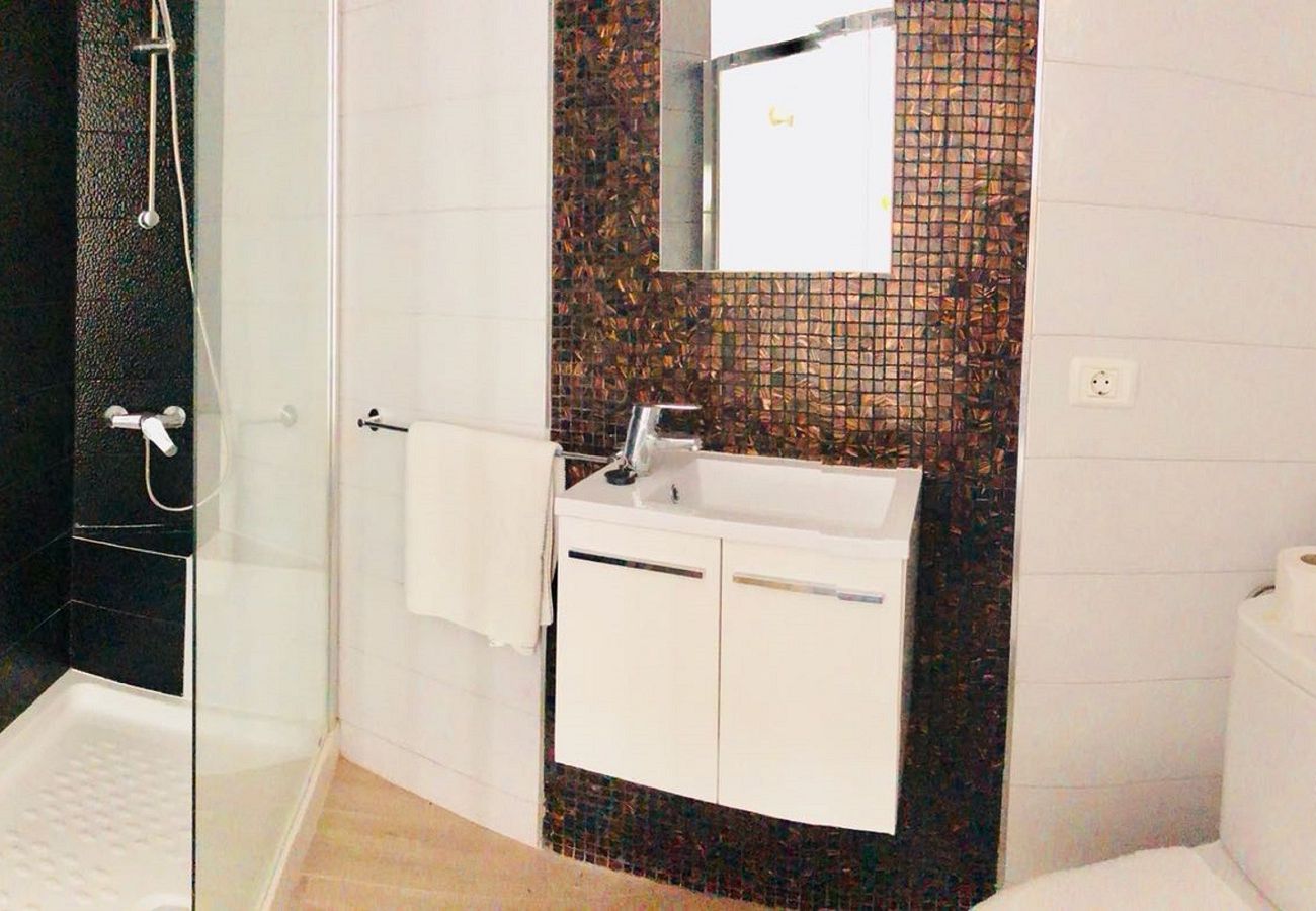 Apartamento en Playa de Las Americas - JUST FOR YOU YOUNG AND FUN Apartamento en Playa de Las Americas - JUST FOR YOU YOUNG AND FUN