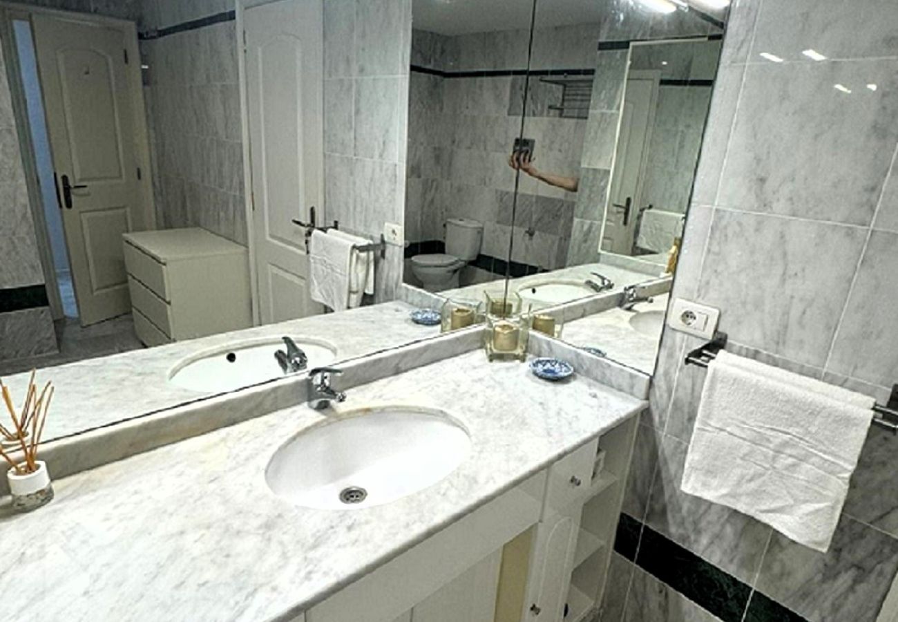 Apartamento en Los Cristianos - BEST SUMMER DREAM WITH HEATED POOL AND WIFI Apartamento en Los Cristianos - BEST SUMMER DREAM WITH HEATED POOL AND WIFI