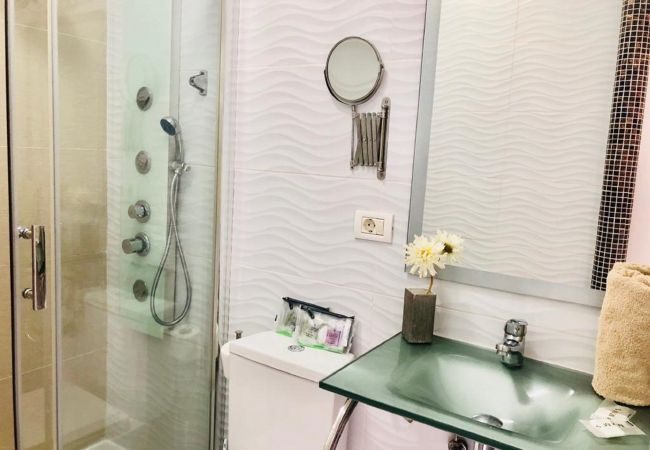 Apartment in Los Cristianos - MODERN APARTMENT, WIFI AND TV SAT, CLOSE LAS VISTA Apartment in Los Cristianos - MODERN APARTMENT, WIFI AND TV SAT, CLOSE LAS VISTA