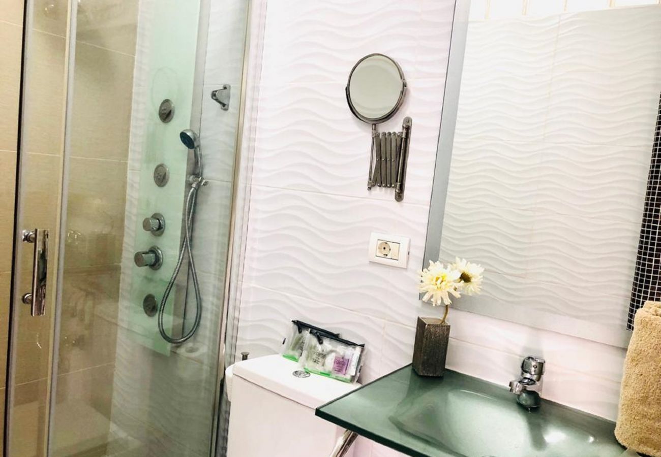 Apartment in Los Cristianos - MODERN APARTMENT, WIFI AND TV SAT, CLOSE LAS VISTA Apartment in Los Cristianos - MODERN APARTMENT, WIFI AND TV SAT, CLOSE LAS VISTA