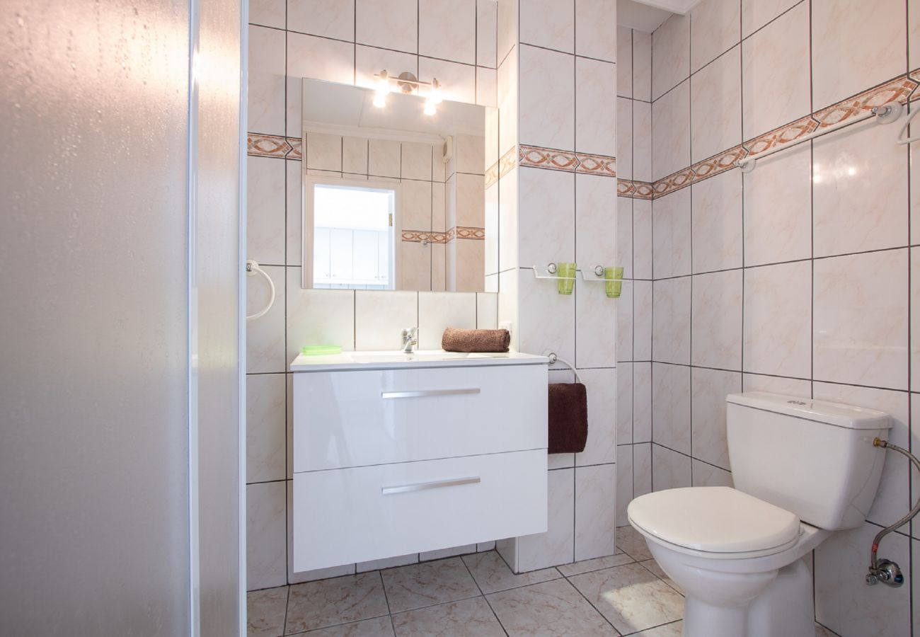Apartment in Playa de Las Americas - SEA BREEZE IN PLAYA DE LAS AMERICAS WITH PARKING Apartment in Playa de Las Americas - SEA BREEZE IN PLAYA DE LAS AMERICAS WITH PARKING
