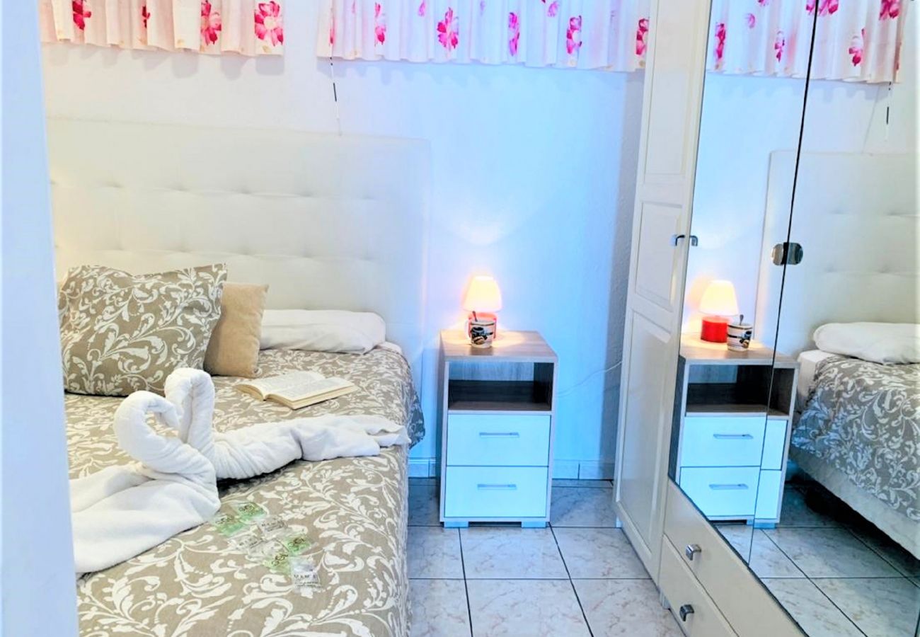 Apartment in Playa de Las Americas - SEA BREEZE IN PLAYA DE LAS AMERICAS WITH PARKING Apartment in Playa de Las Americas - SEA BREEZE IN PLAYA DE LAS AMERICAS WITH PARKING