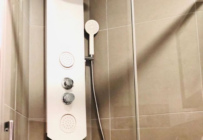 Rent by room in Playa de Las Americas - SEA COLOURS DELUXE ROOM Rent by room in Playa de Las Americas - SEA COLOURS DELUXE ROOM