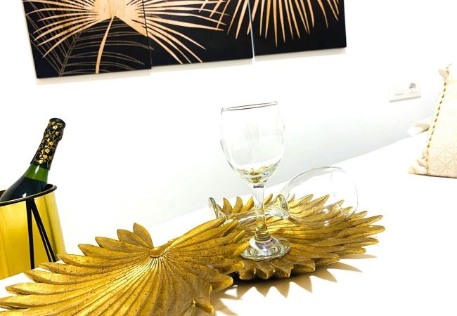 Rent by room in Playa de Las Americas - GOLDEN DELUXE ROOM Rent by room in Playa de Las Americas - GOLDEN DELUXE ROOM