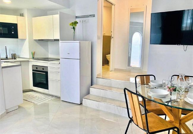 Rent by room in Playa de Las Americas - GOLDEN DELUXE ROOM Rent by room in Playa de Las Americas - GOLDEN DELUXE ROOM