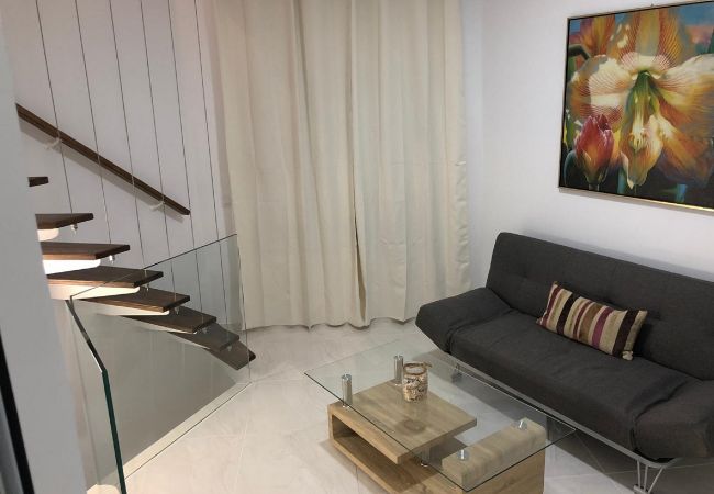 Rent by room in Playa de Las Americas - GOLDEN DELUXE ROOM Rent by room in Playa de Las Americas - GOLDEN DELUXE ROOM