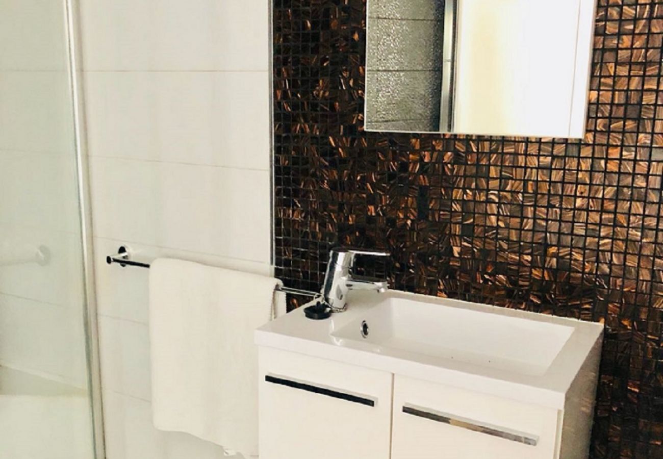 Apartment in Playa de Las Americas - JUST FOR YOU YOUNG AND FUN Apartment in Playa de Las Americas - JUST FOR YOU YOUNG AND FUN