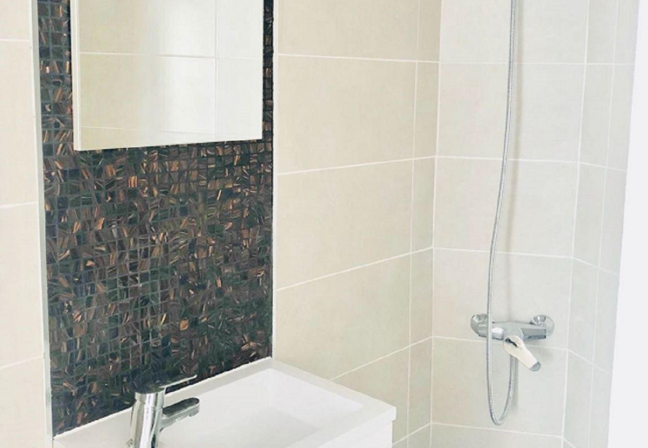 Apartment in Playa de Las Americas - JUST FOR YOU YOUNG AND FUN Apartment in Playa de Las Americas - JUST FOR YOU YOUNG AND FUN