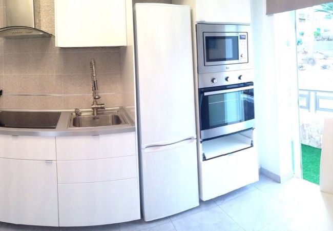 Апартаменты на Los Cristianos - MODERN APARTMENT, WIFI AND TV SAT, CLOSE LAS VISTA Апартаменты на Los Cristianos - MODERN APARTMENT, WIFI AND TV SAT, CLOSE LAS VISTA