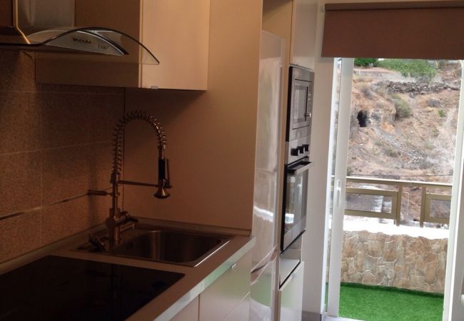 Апартаменты на Los Cristianos - MODERN APARTMENT, WIFI AND TV SAT, CLOSE LAS VISTA Апартаменты на Los Cristianos - MODERN APARTMENT, WIFI AND TV SAT, CLOSE LAS VISTA
