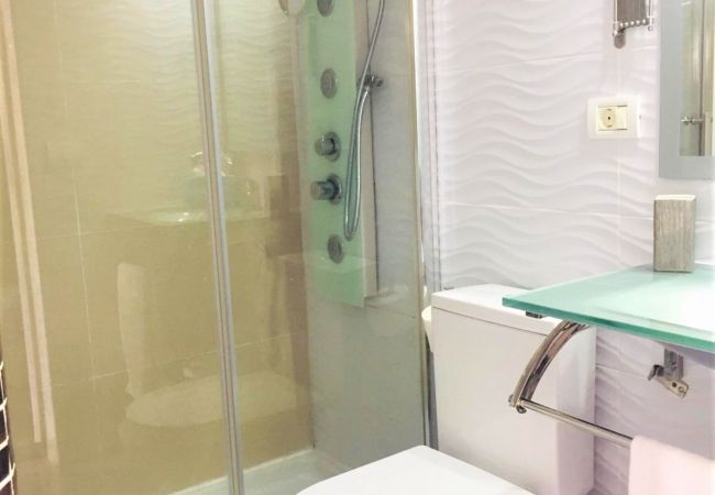 Апартаменты на Los Cristianos - MODERN APARTMENT, WIFI AND TV SAT, CLOSE LAS VISTA Апартаменты на Los Cristianos - MODERN APARTMENT, WIFI AND TV SAT, CLOSE LAS VISTA