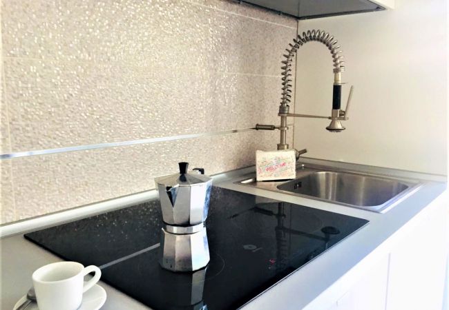 Апартаменты на Los Cristianos - MODERN APARTMENT, WIFI AND TV SAT, CLOSE LAS VISTA Апартаменты на Los Cristianos - MODERN APARTMENT, WIFI AND TV SAT, CLOSE LAS VISTA