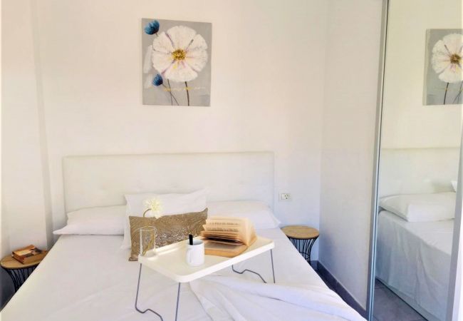 Апартаменты на Los Cristianos - MODERN APARTMENT, WIFI AND TV SAT, CLOSE LAS VISTA Апартаменты на Los Cristianos - MODERN APARTMENT, WIFI AND TV SAT, CLOSE LAS VISTA