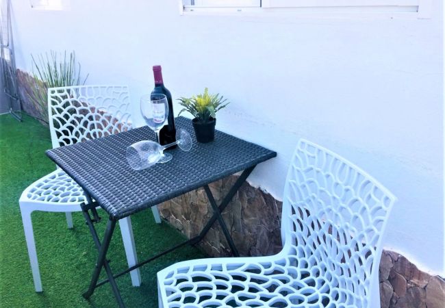 Апартаменты на Los Cristianos - MODERN APARTMENT, WIFI AND TV SAT, CLOSE LAS VISTA Апартаменты на Los Cristianos - MODERN APARTMENT, WIFI AND TV SAT, CLOSE LAS VISTA