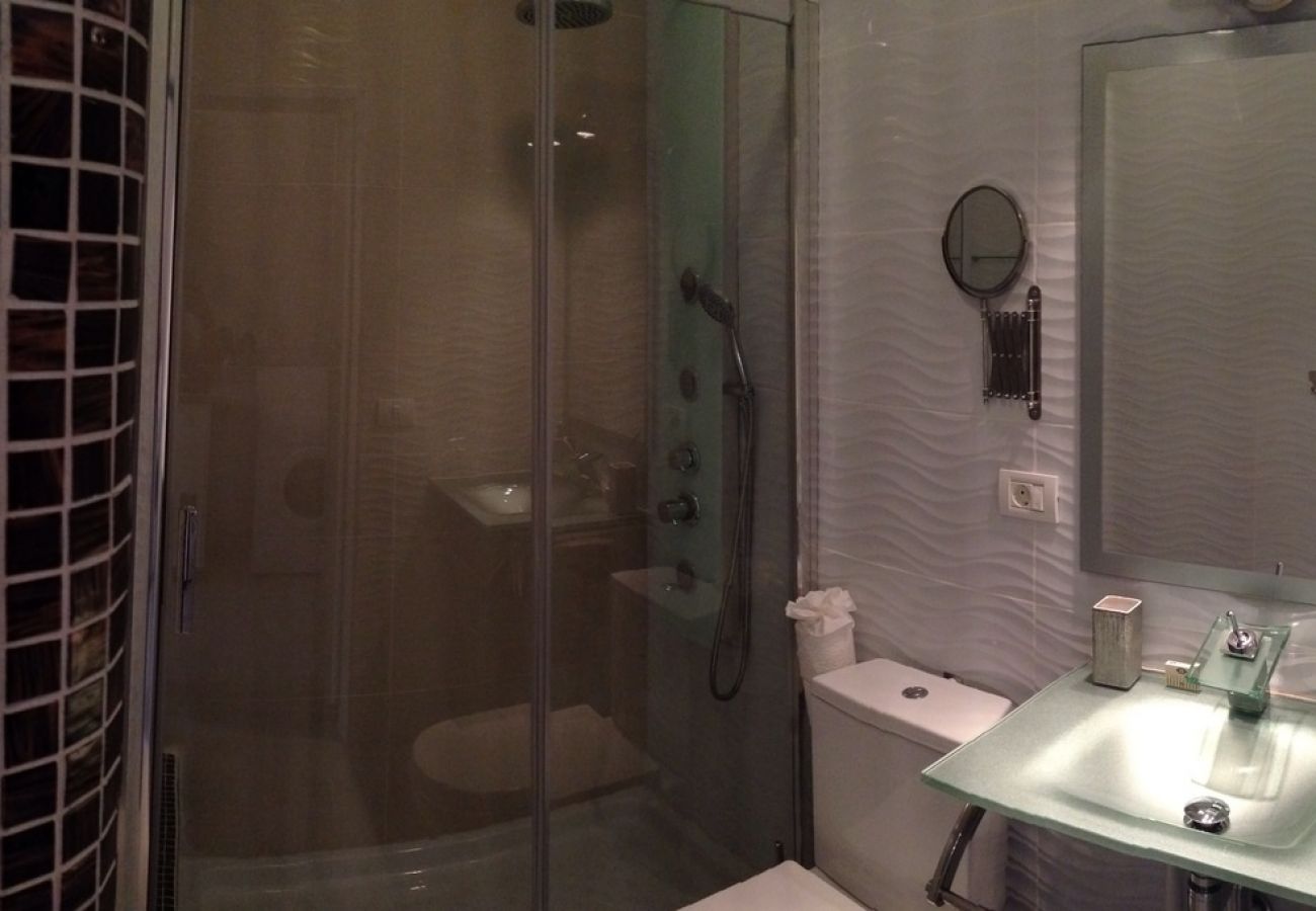 Апартаменты на Los Cristianos - MODERN APARTMENT, WIFI AND TV SAT, CLOSE LAS VISTA Апартаменты на Los Cristianos - MODERN APARTMENT, WIFI AND TV SAT, CLOSE LAS VISTA