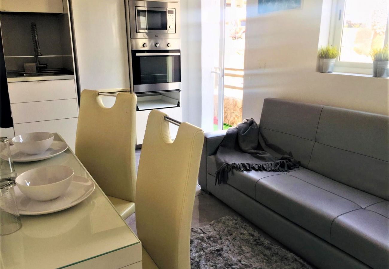 Апартаменты на Los Cristianos - MODERN APARTMENT, WIFI AND TV SAT, CLOSE LAS VISTA Апартаменты на Los Cristianos - MODERN APARTMENT, WIFI AND TV SAT, CLOSE LAS VISTA
