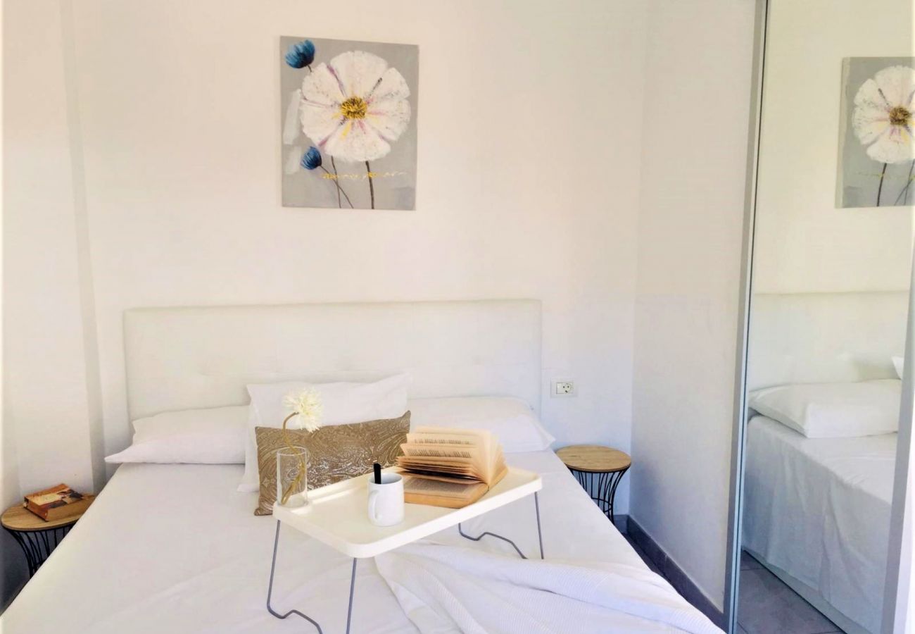 Апартаменты на Los Cristianos - MODERN APARTMENT, WIFI AND TV SAT, CLOSE LAS VISTA Апартаменты на Los Cristianos - MODERN APARTMENT, WIFI AND TV SAT, CLOSE LAS VISTA