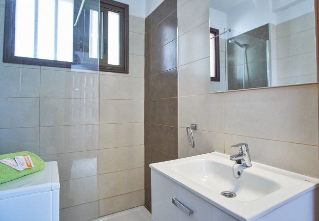 Апартаменты на Los Cristianos - AMAZING SEA VIEWS  IN CACTUS BLANCO Апартаменты на Los Cristianos - AMAZING SEA VIEWS  IN CACTUS BLANCO