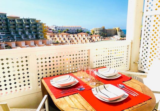 Квартира-студия на Costa Adeje - SUMMER SUNNY LIGHT WITH WIFI AND POOL IN COMPLEX Квартира-студия на Costa Adeje - SUMMER SUNNY LIGHT WITH WIFI AND POOL IN COMPLEX