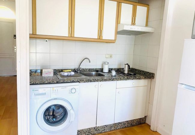 Квартира-студия на Costa Adeje - SUMMER SUNNY LIGHT WITH WIFI AND POOL IN COMPLEX Квартира-студия на Costa Adeje - SUMMER SUNNY LIGHT WITH WIFI AND POOL IN COMPLEX