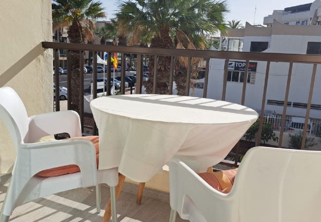 Квартира-студия на Playa de Las Americas - SHINING GOLD PARKING WIFI Y PISCINA EN EL COMPLEJO Квартира-студия на Playa de Las Americas - SHINING GOLD PARKING WIFI Y PISCINA EN EL COMPLEJO