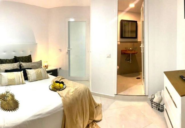 Rent by room на Playa de Las Americas - GOLDEN DELUXE ROOM Rent by room на Playa de Las Americas - GOLDEN DELUXE ROOM