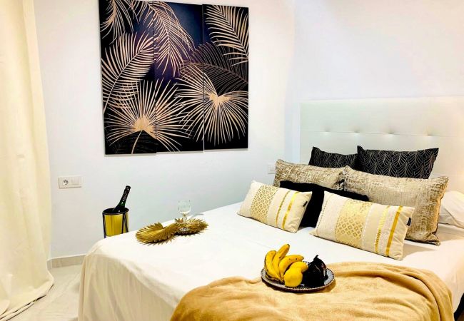 Rent by room на Playa de Las Americas - GOLDEN DELUXE ROOM Rent by room на Playa de Las Americas - GOLDEN DELUXE ROOM